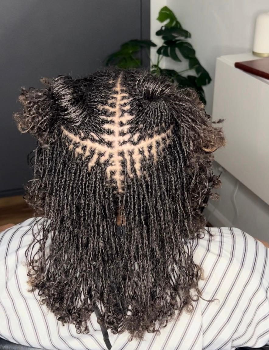 Client with freshly retied microlocs
